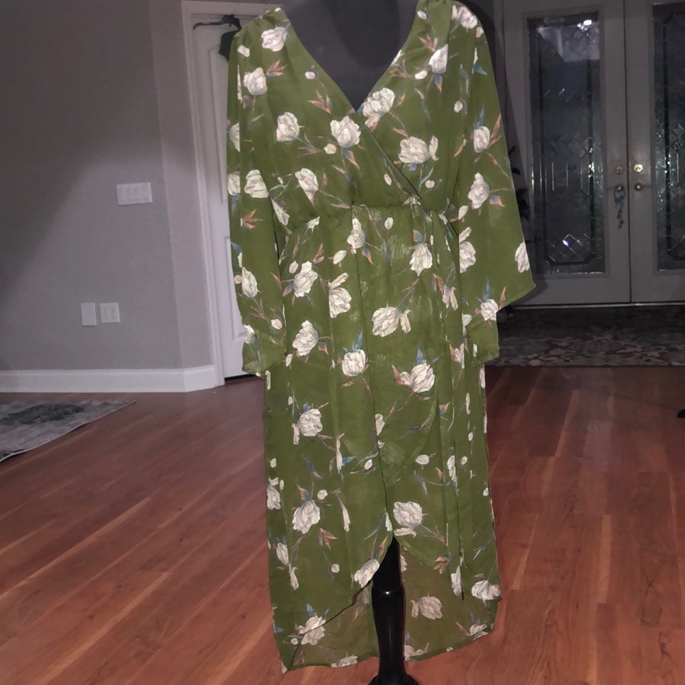 Mod spring floral faux wrap dress w/bell sleeves